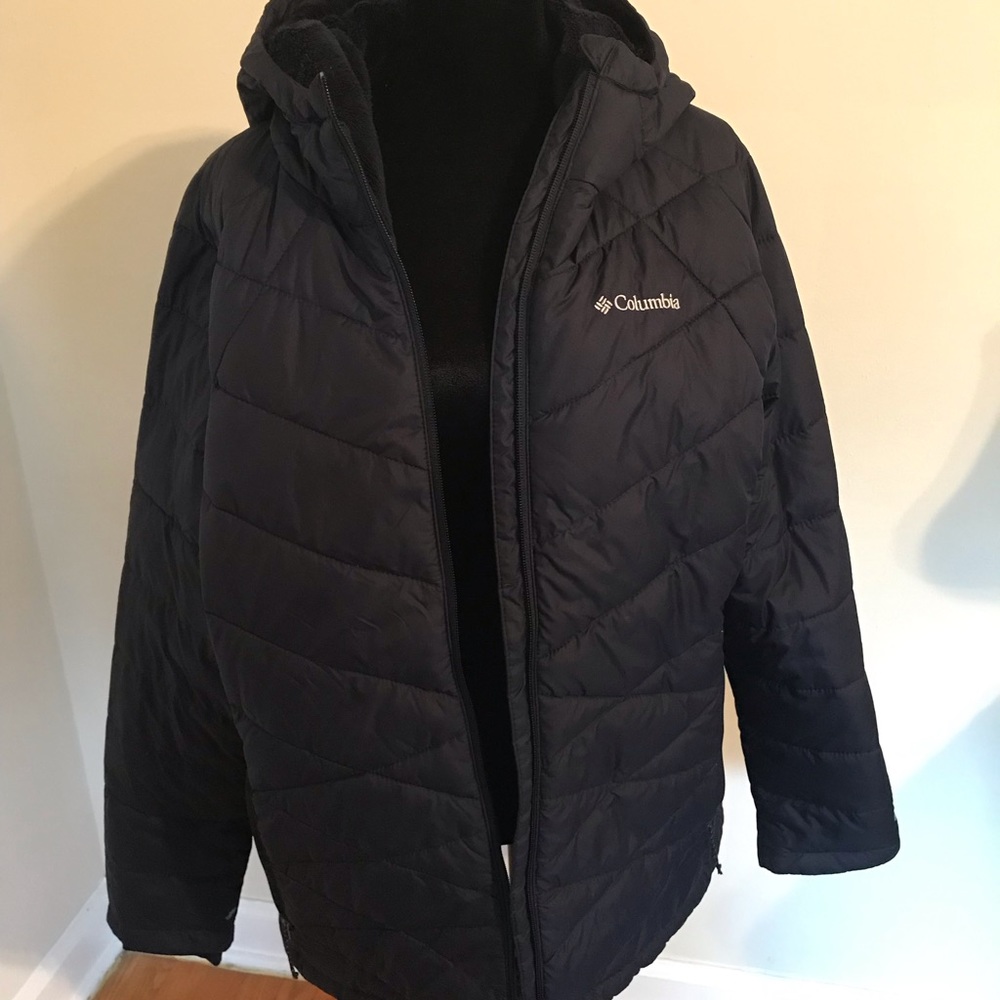 Columbia jacket w/ Omni heat & fleece lined hood